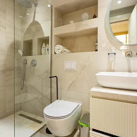 Center Fame House Apartamento *