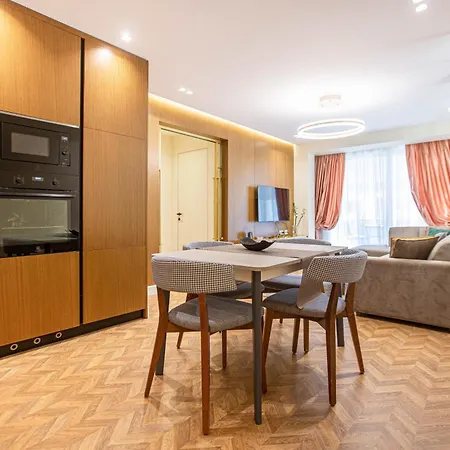 Center Fame House Apartment