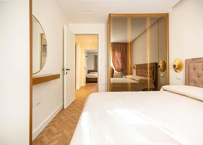 Center Fame House Tirana